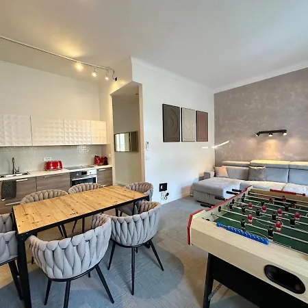 2 Bedrooms, Large Terrace, Center Cannes