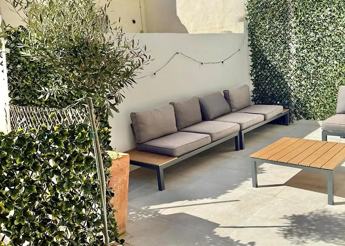 2 Bedrooms, Large Terrace, Center *