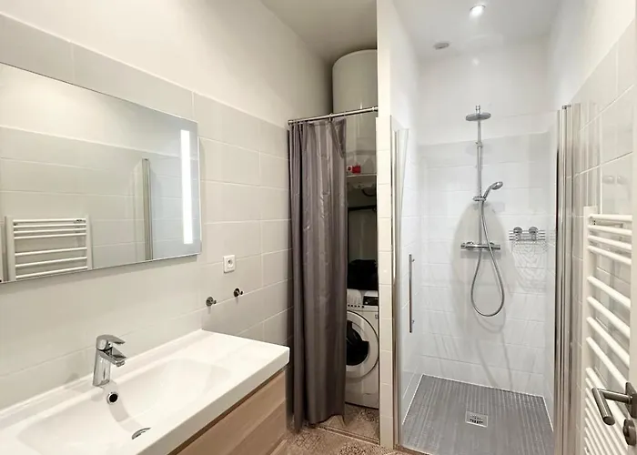 2 Bedrooms, Large Terrace, Center * Cannes