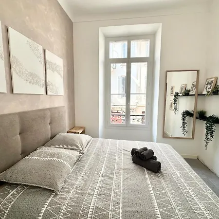 2 Bedrooms, Large Terrace, Center * كان