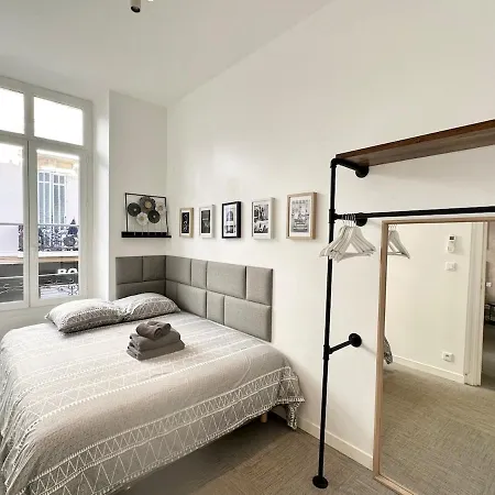 2 Bedrooms, Large Terrace, Center Apartamento